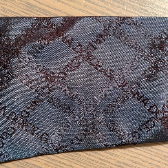 Mens Dolce Gabbana tie. Bluey/grey colour with embossing of brand. - Picture 11 of 11